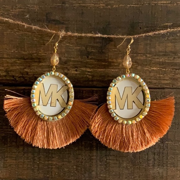 Earrings - Picture 6 of 8